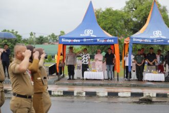 Wali Kota dan Wakil Wali Kota Kotamobagu lepas peserta lomba gerak jalan antar OPD
