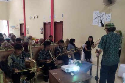 Melestarikan kembali Arababo, alat musik tradisional untuk generasi penerus