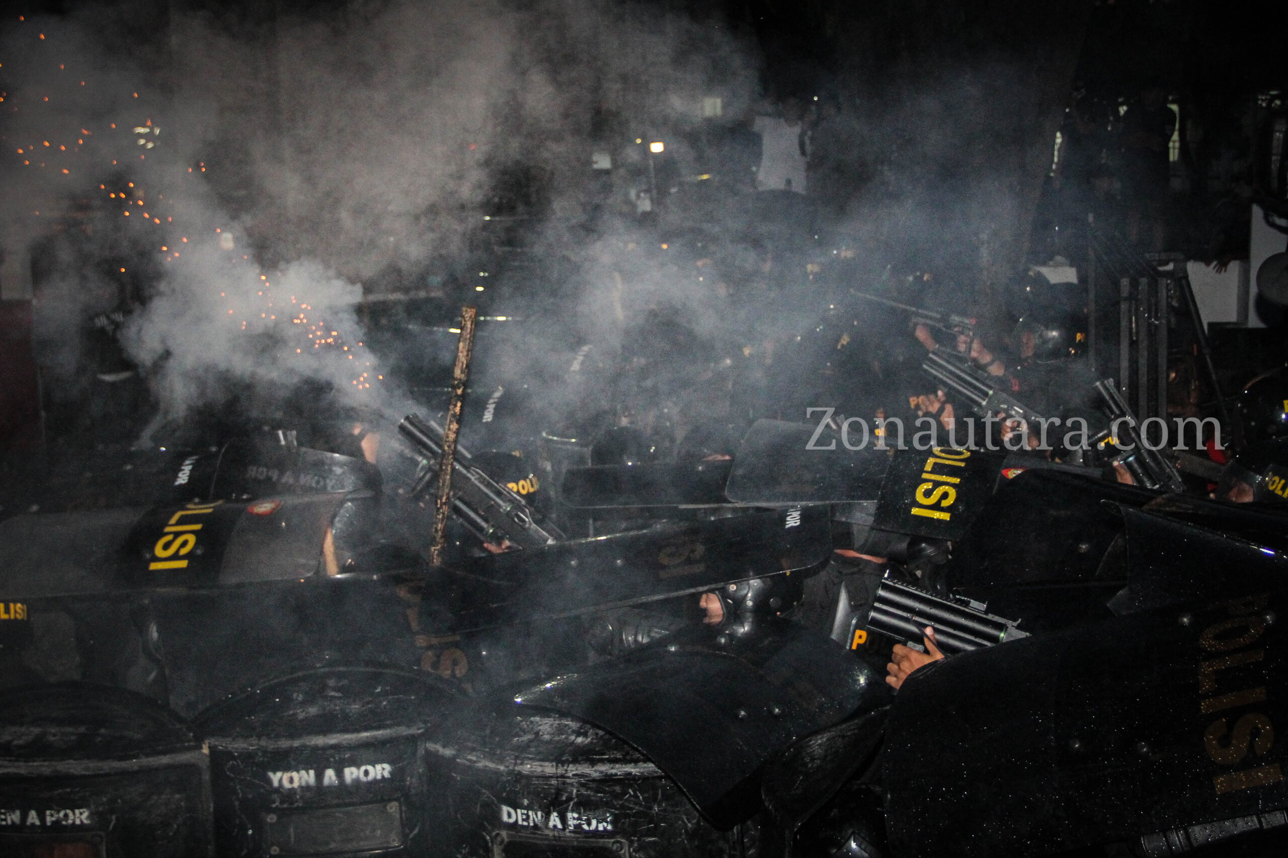 FOTO: Aksi unjuk rasa 1 September di Manado, Sulawesi Utara