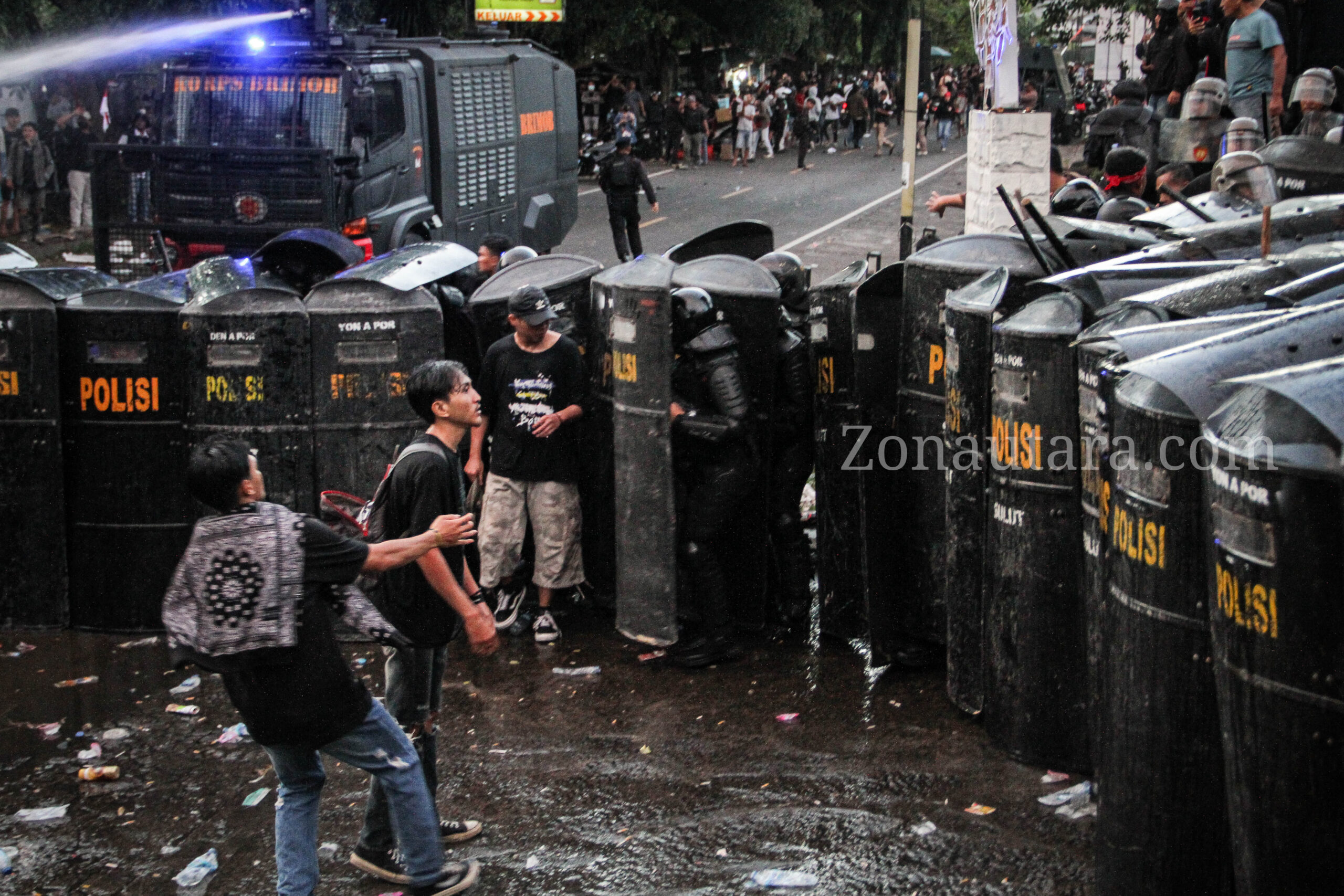 FOTO: Aksi unjuk rasa 1 September di Manado, Sulawesi Utara