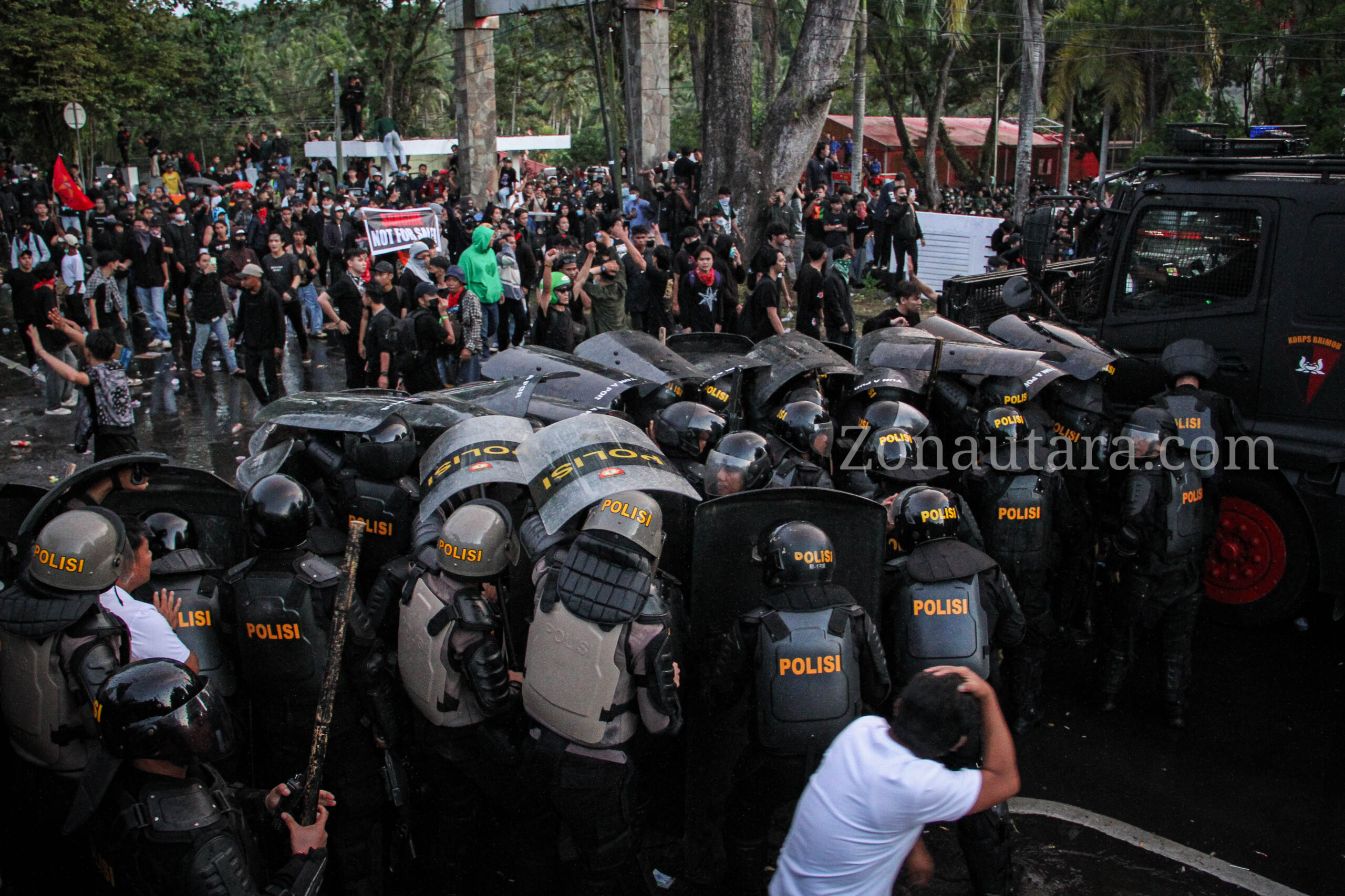 FOTO: Aksi unjuk rasa 1 September di Manado, Sulawesi Utara
