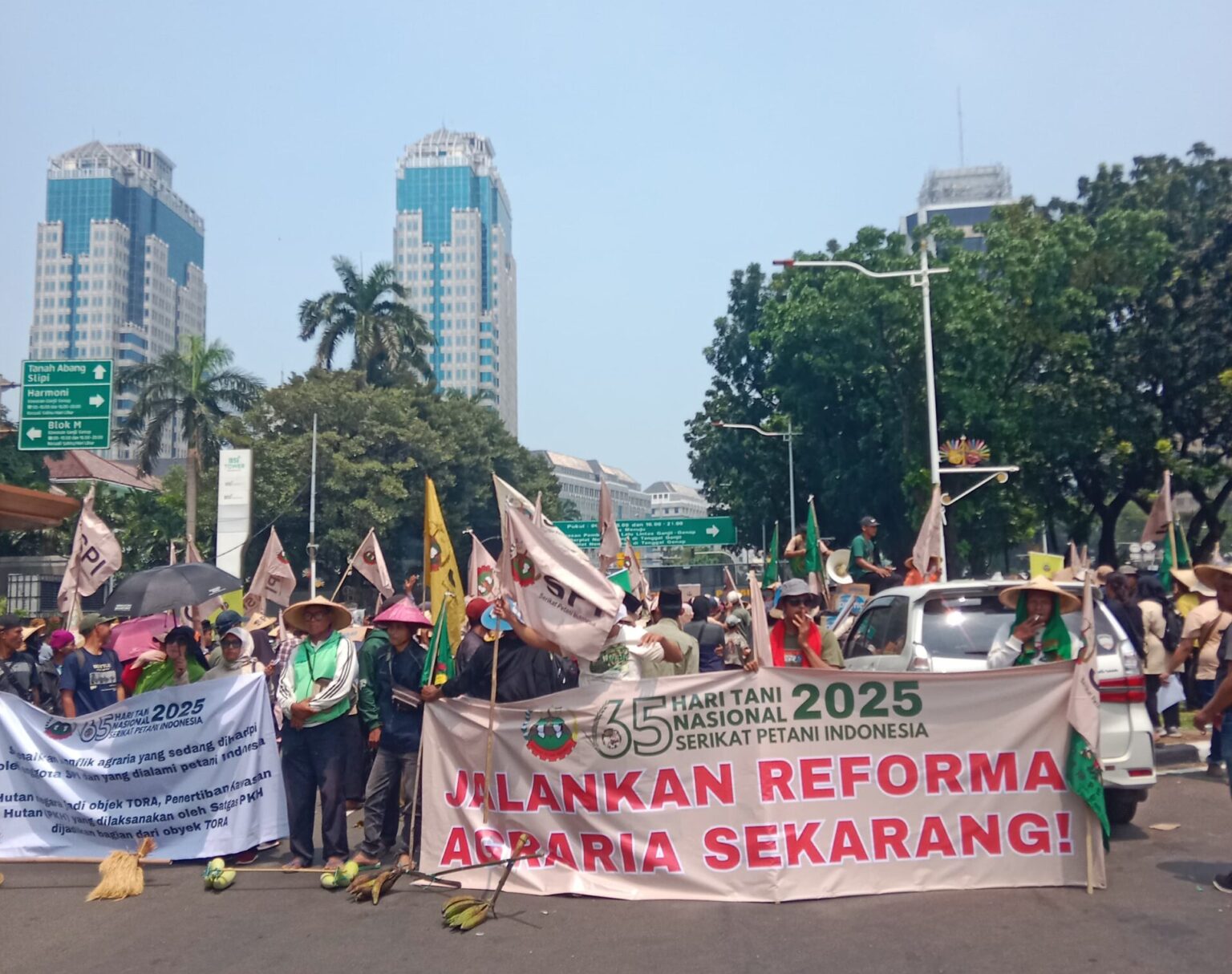 Demonstrasi peringati Hari Tani Nasional diwarnai aksi cor badan, angkat enam tuntutan