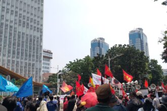 Momen Hari Tani Nasional ke-65, GSBI, GMNI, hingga GPL gelar aksi demo di kawasan Monas