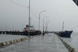 Kelangkaan BBM dikeluhkan warga, Pemkab Sitaro pastikan kapal distribusi sudah tiba di pelabuhan