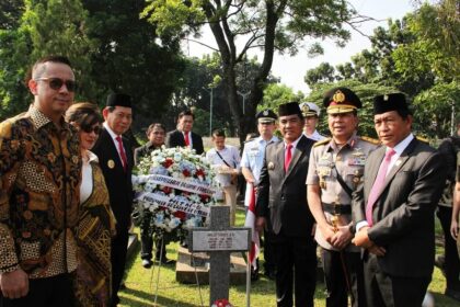 Pemprov ziarah makam tokoh-tokoh asal Sulut di TMP Kalibata