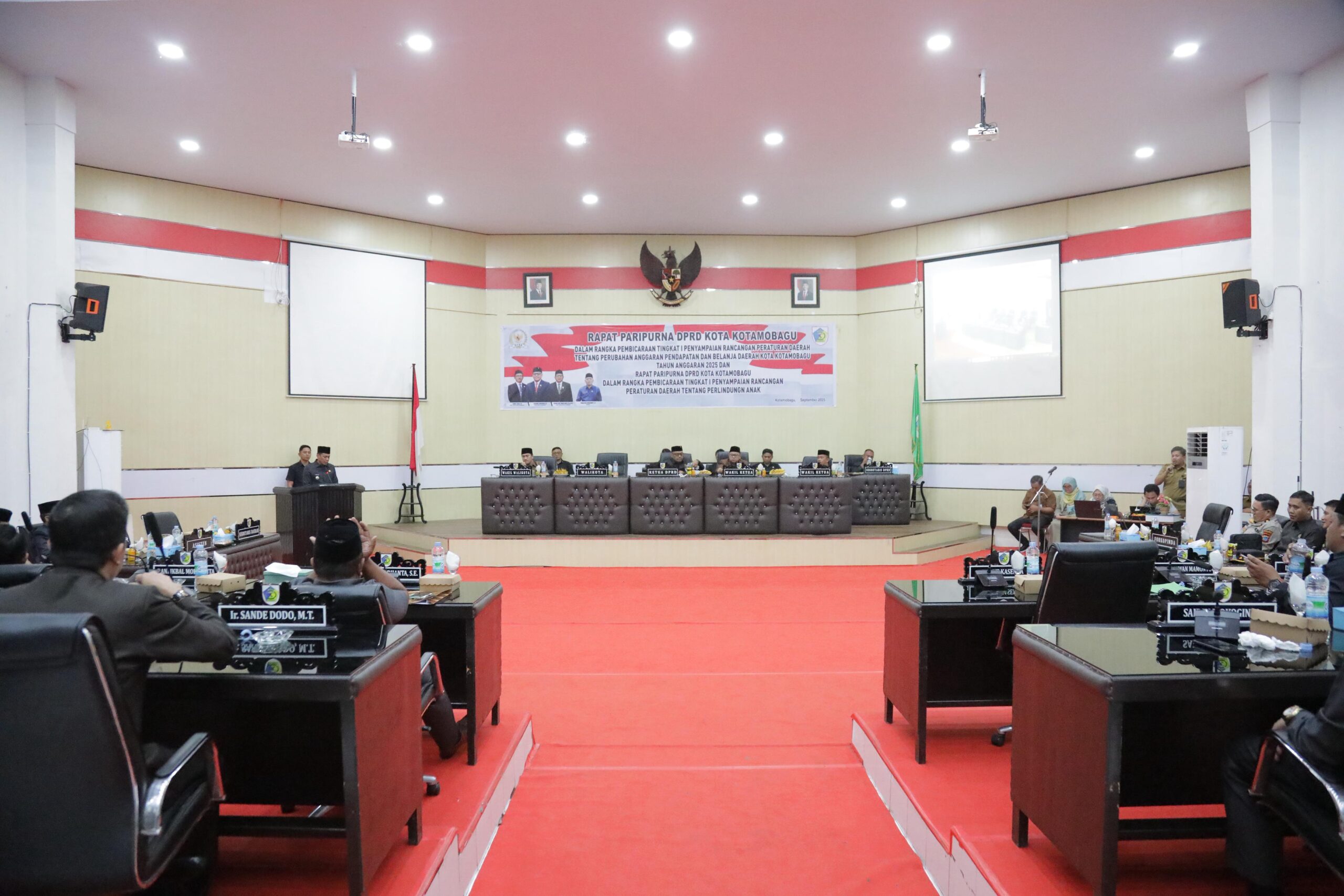 Wali Kota Kotamobagu sampaikan komitmen pembangunan berkelanjutan dalam Rapat Paripurna DPRD