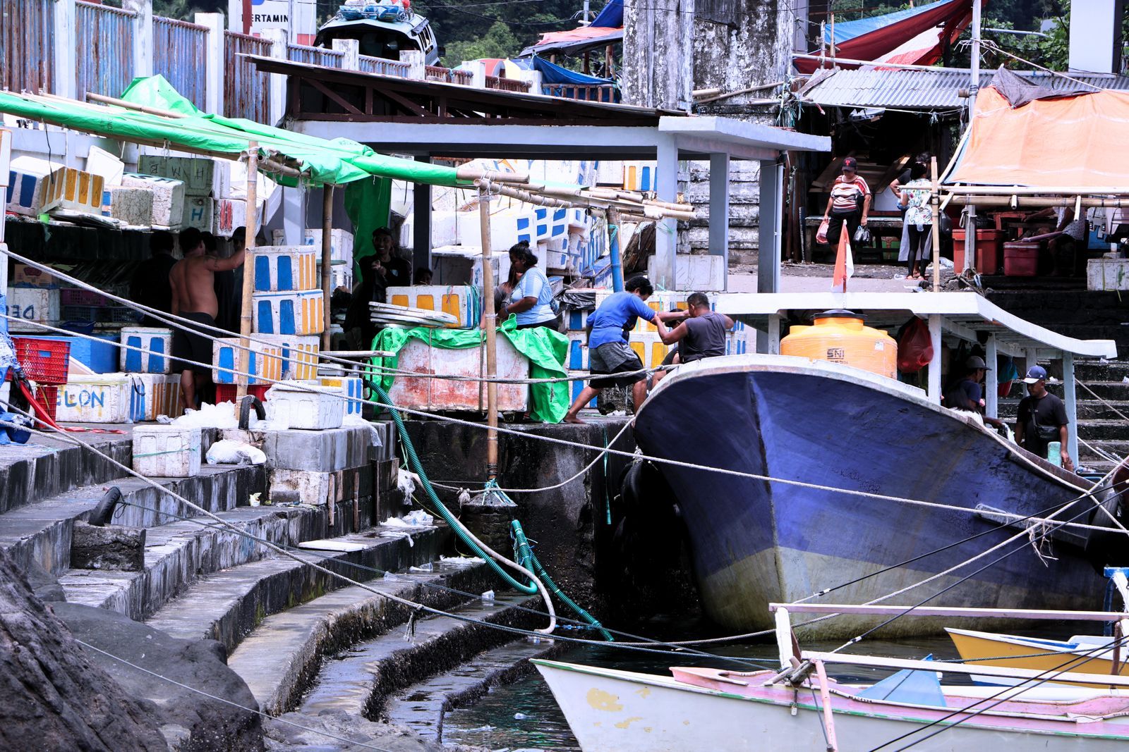 Dari laut ke loket: Agen Pegadaian jadi jalan keluar warga kepulauan 8 Dari laut ke loket: Agen Pegadaian jadi jalan keluar warga kepulauan