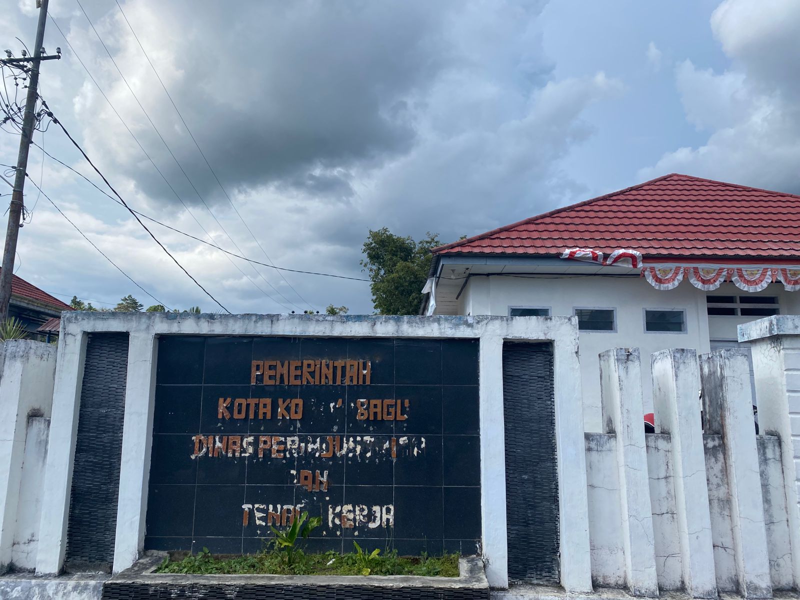 Tersisa PKL, kantor Disperinaker Kotamobagu kedapatan sepi ASN di saat jam kerja
