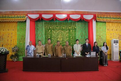 Bupati Iskandar Kamaru perjuangkan petani Bolsel, sambut dua investor asing di Kotamobagu