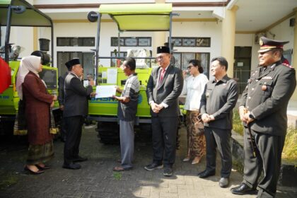 Kelompok tani di Bolmong terima bantuan alsintan dari Pemprov Sulut