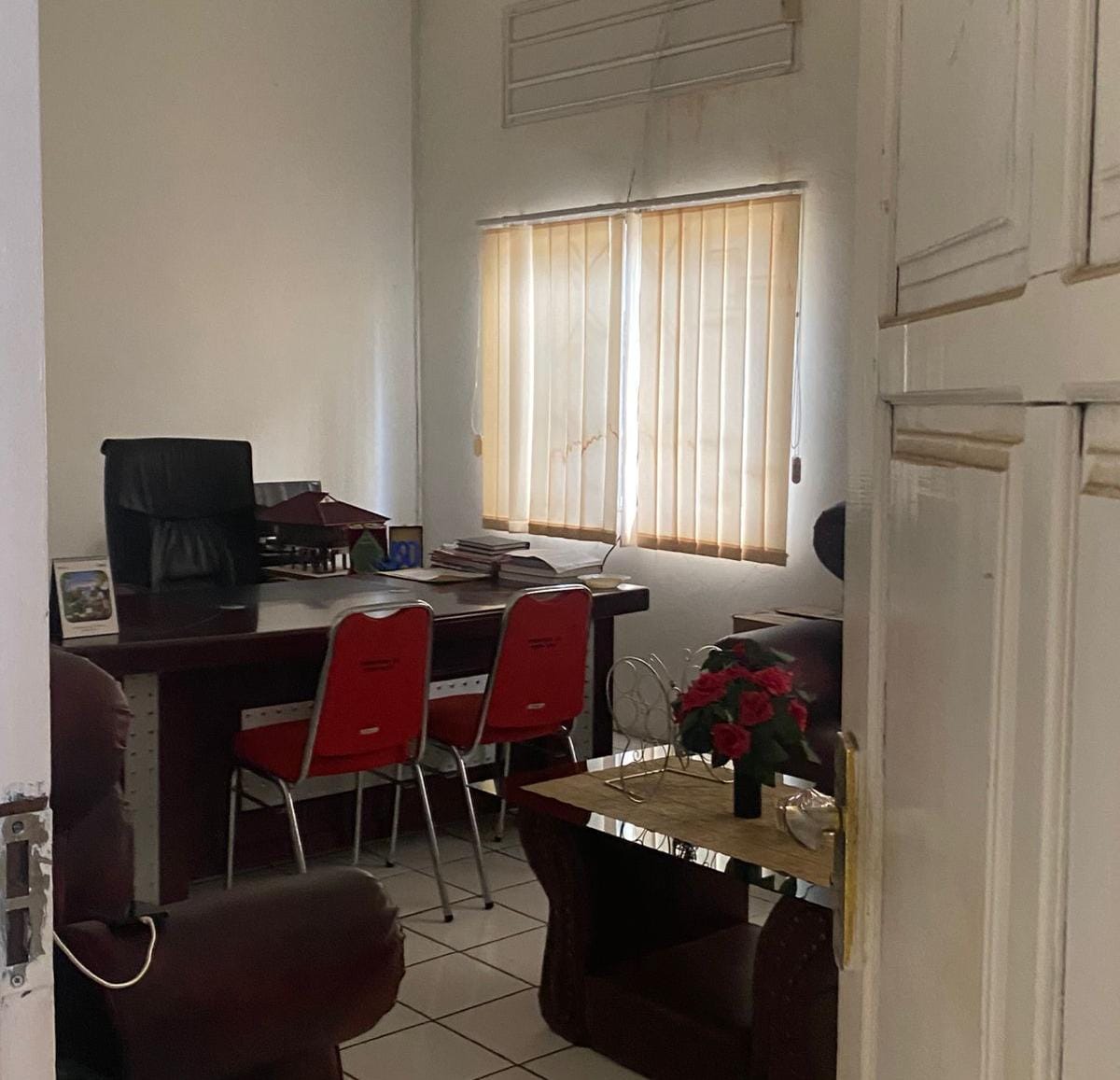 Tersisa PKL, kantor Disperinaker Kotamobagu kedapatan sepi ASN di saat jam kerja