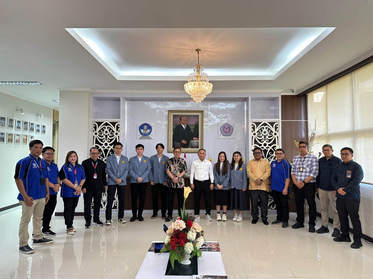 Rektor Unsrat apresiasi PLN atas penyaluran beasiswa bagi mahasiswa Fakultas Teknik