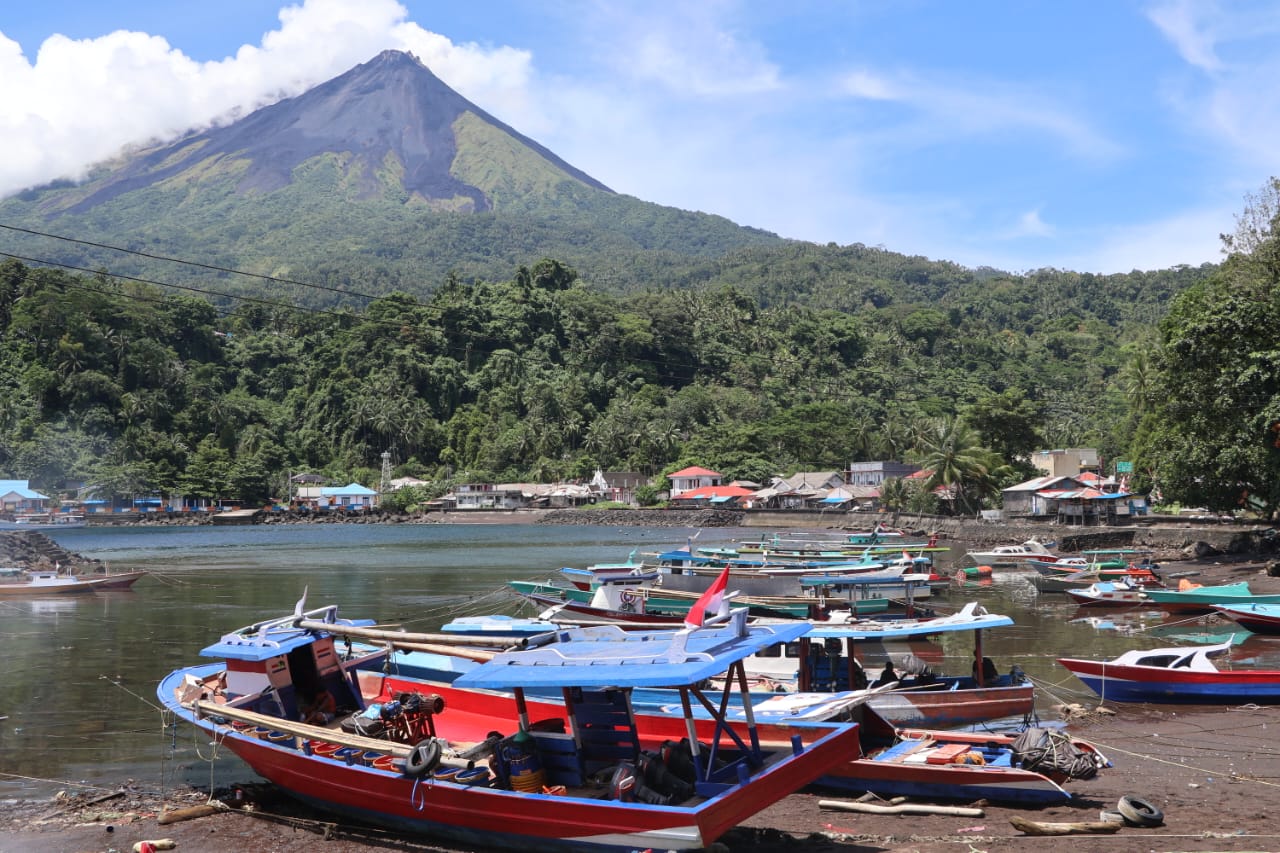 PVMBG peringatkan bahaya, zona terlarang Karangetang diperluas