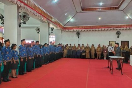 Rendy Mangkat serahkan SK pengangkatan 148 PPPK Kotamobagu