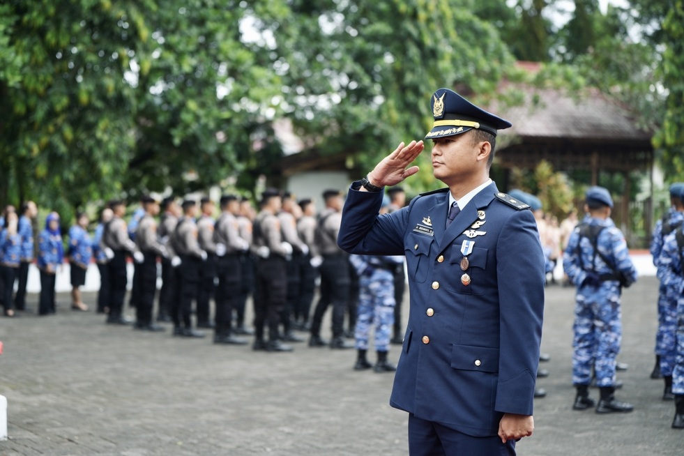 Peringati Hari Pahlawan, Gubernur Sulut tabur bunga di TMP Kairagi Manado