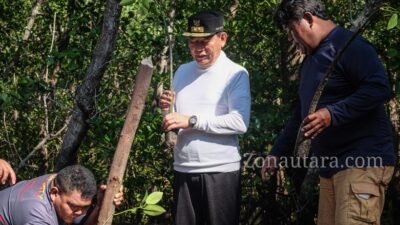 FOTO: Wagub Sulut Victor Mailangkay tanam Mangrove di Grand Luley Manado