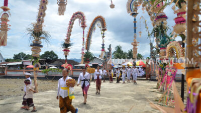 FOTO: Galungan Mopugad: Piodalan, mapeed, dan harmoni umat