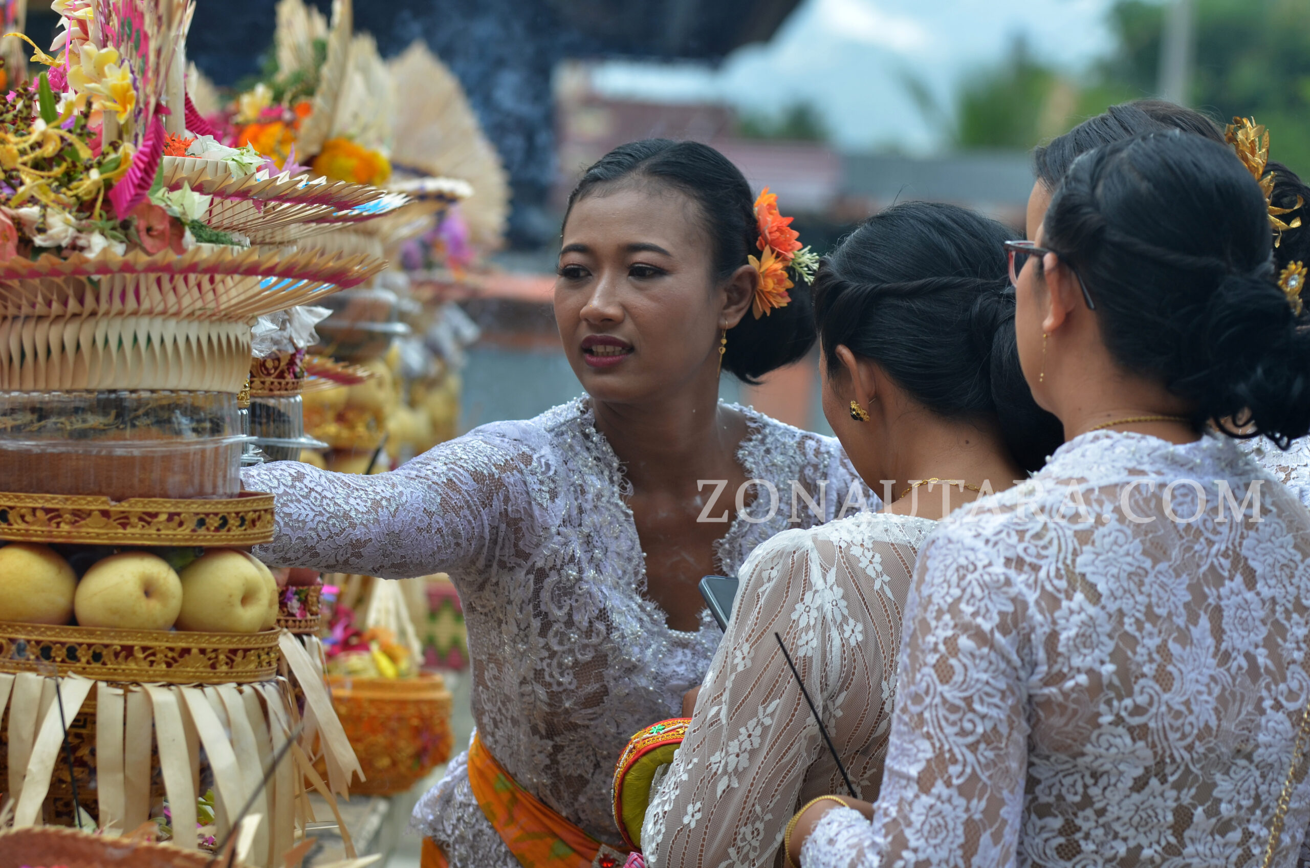 FOTO: Galungan Mopugad: Piodalan, mapeed, dan harmoni umat