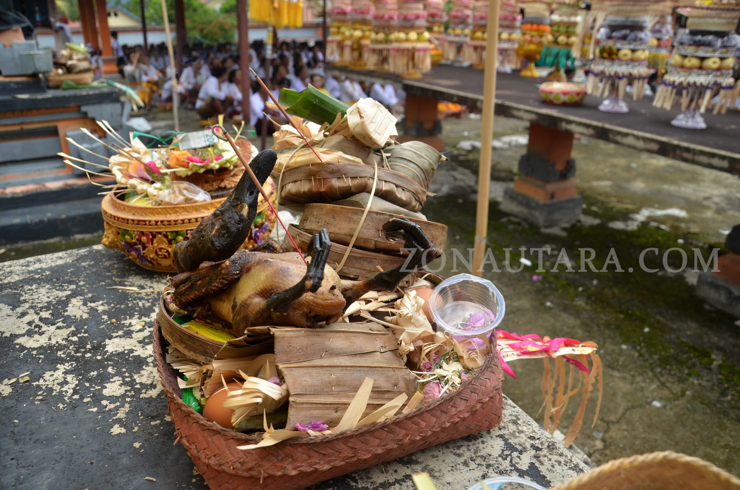 FOTO: Galungan Mopugad: Piodalan, mapeed, dan harmoni umat