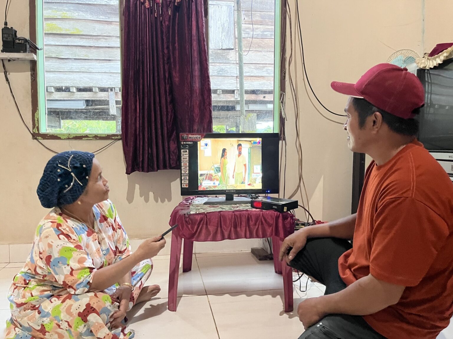 PLN bawa kabahagianan Ibu Mude dan warga Desa Olu yang kini sudah terang bendarang