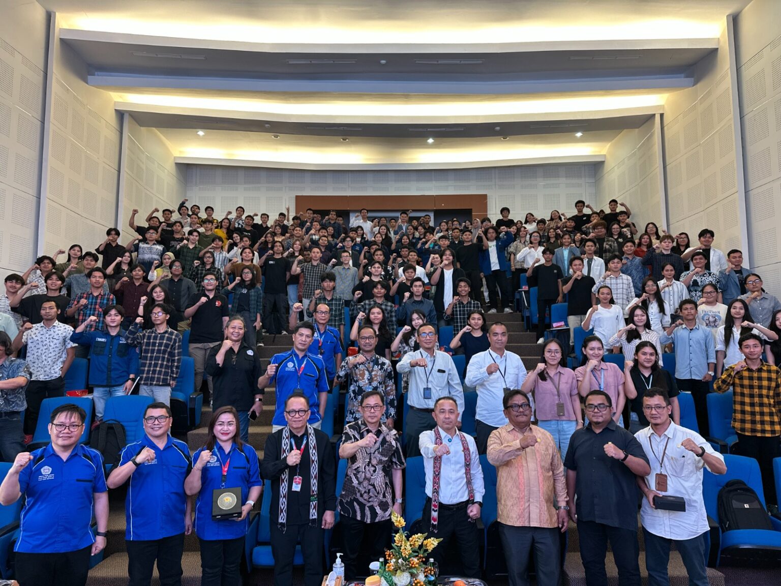 Kolaborasi PLN dan Unsrat perkuat peran mahasiswa dalam percepatan transisi energi