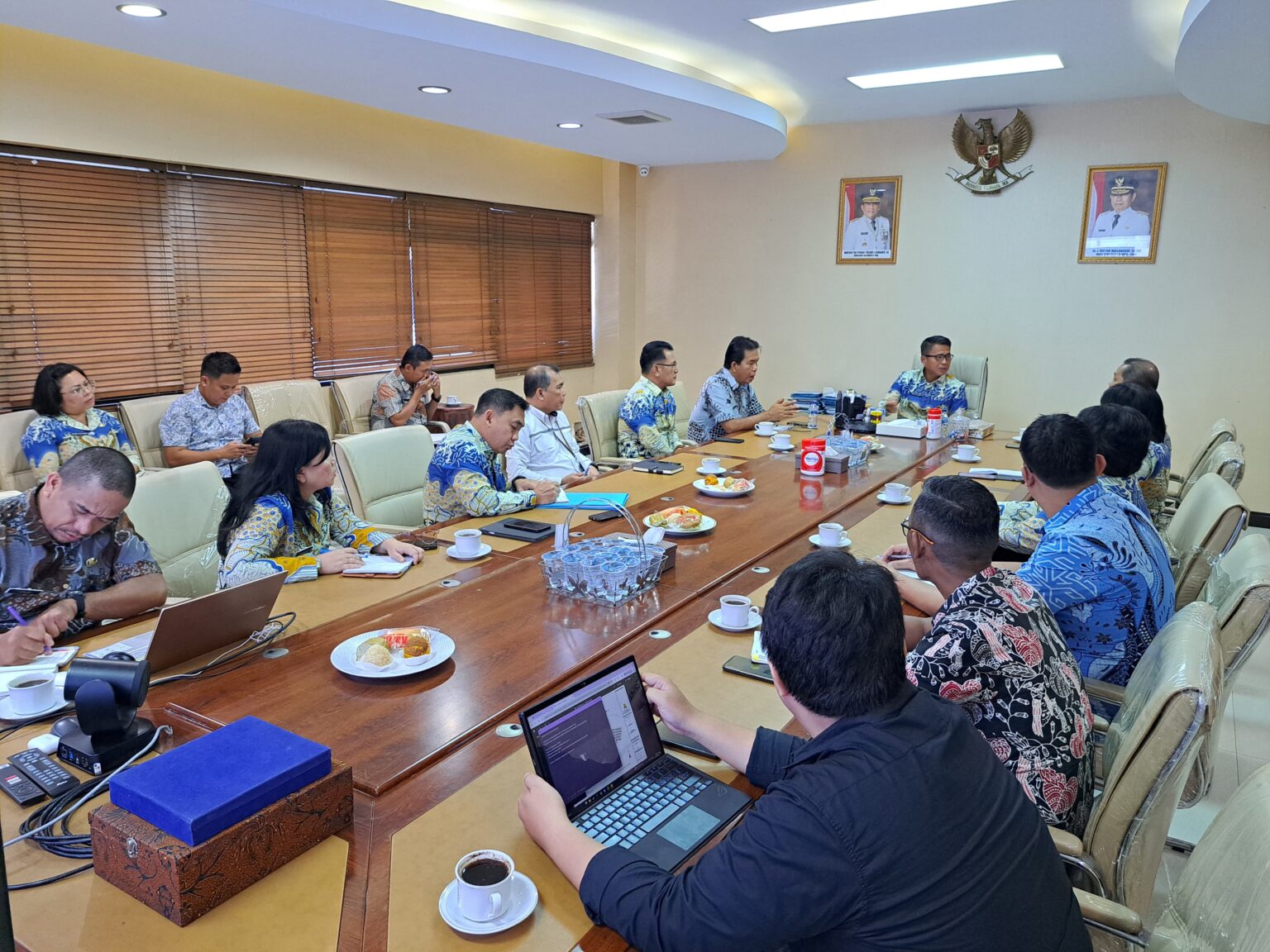 Tahlis Gallang pimpin rakor persiapan relokasi pengungsi Gunung Ruang ke Modisi Bolsel