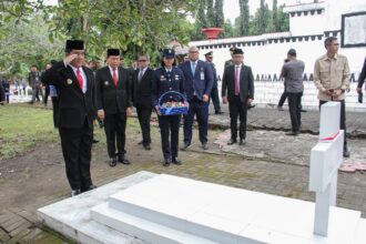 Peringati Hari Pahlawan, Gubernur Sulut tabur bunga di TMP Kairagi Manado