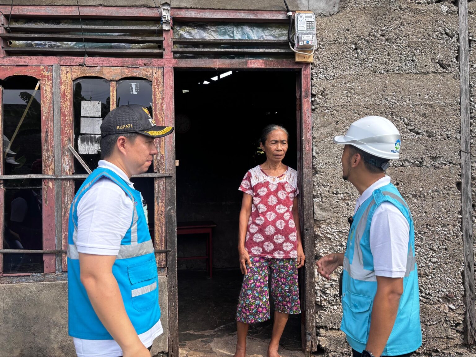 Donasi pegawai PLN wujudkan akses listrik gratis bagi 19 keluarga di Pulau Lipang