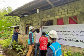 PLN UID Suluttenggo sambung listrik gratis untuk 165 keluarga pra-sejahtera di HLN ke-80