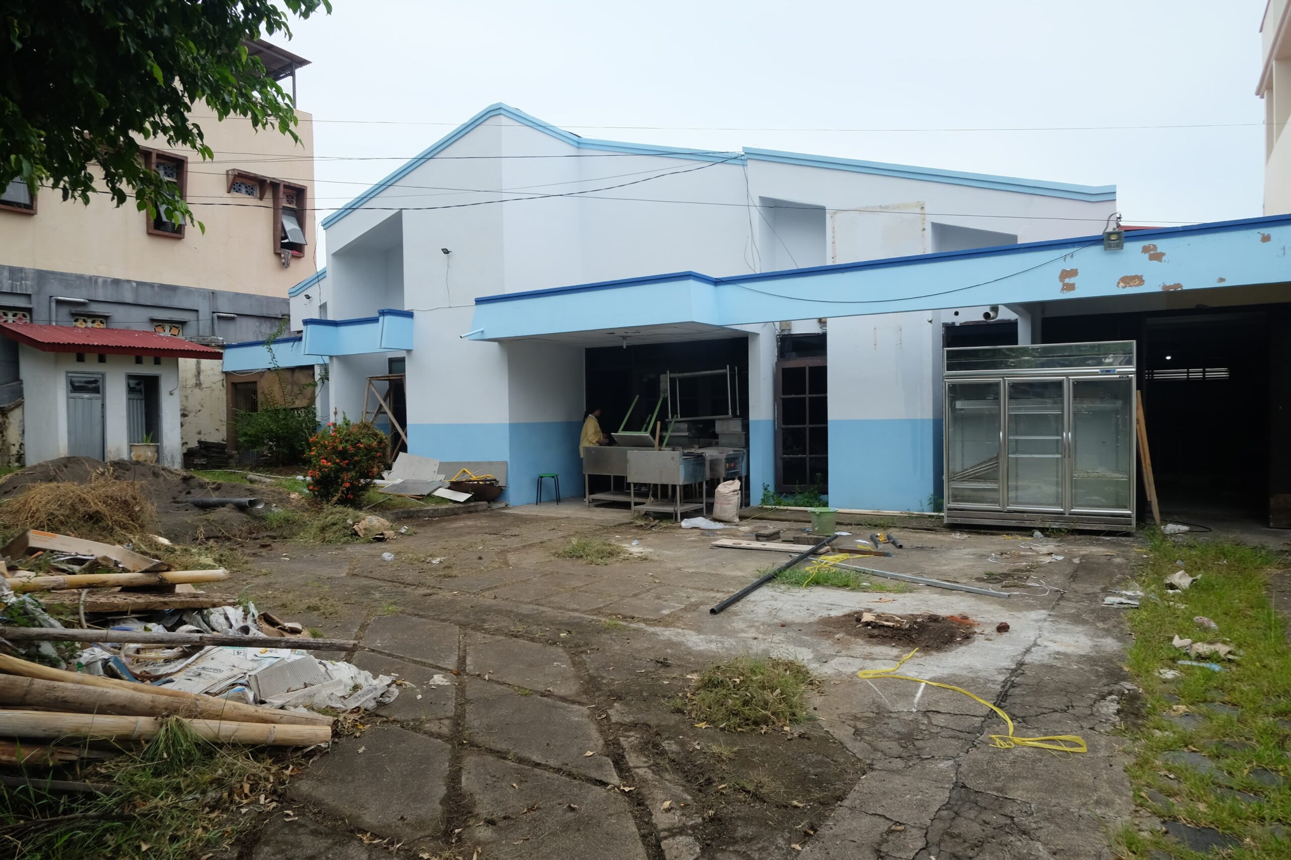 FOTO: Momen Wagub Sulut sidak Dapur MBG di Manado