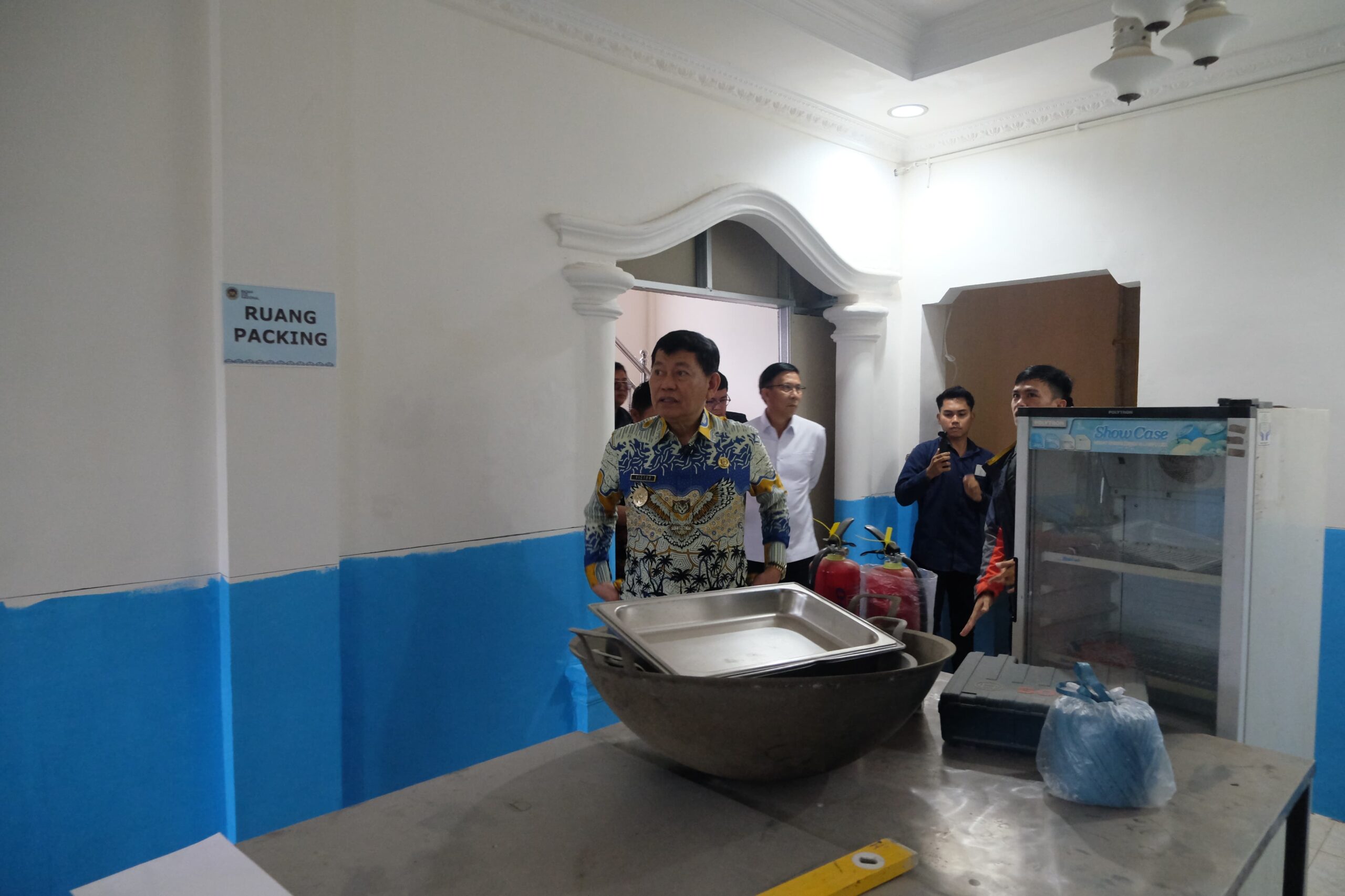 FOTO: Momen Wagub Sulut sidak Dapur MBG di Manado