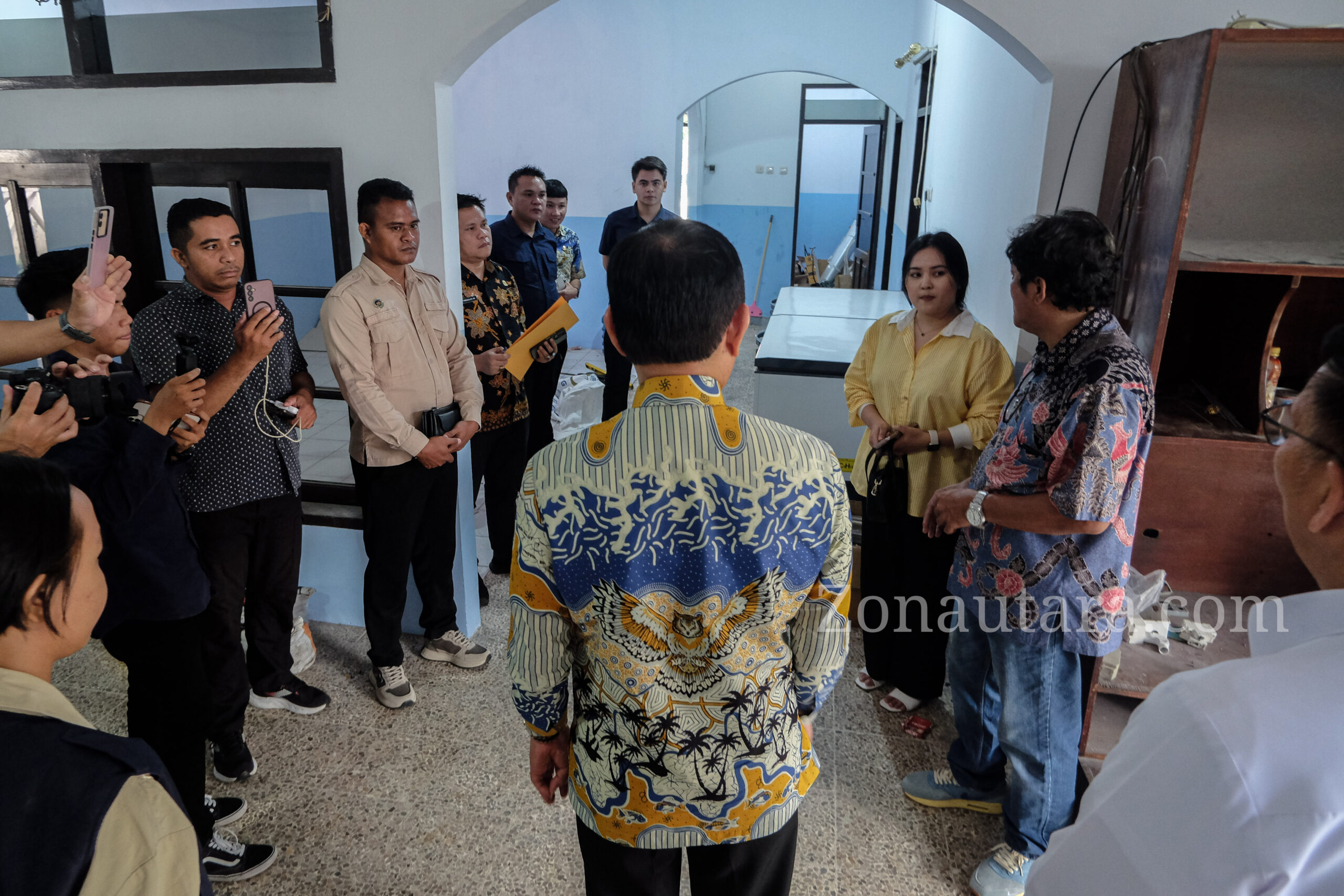FOTO: Momen Wagub Sulut sidak Dapur MBG di Manado