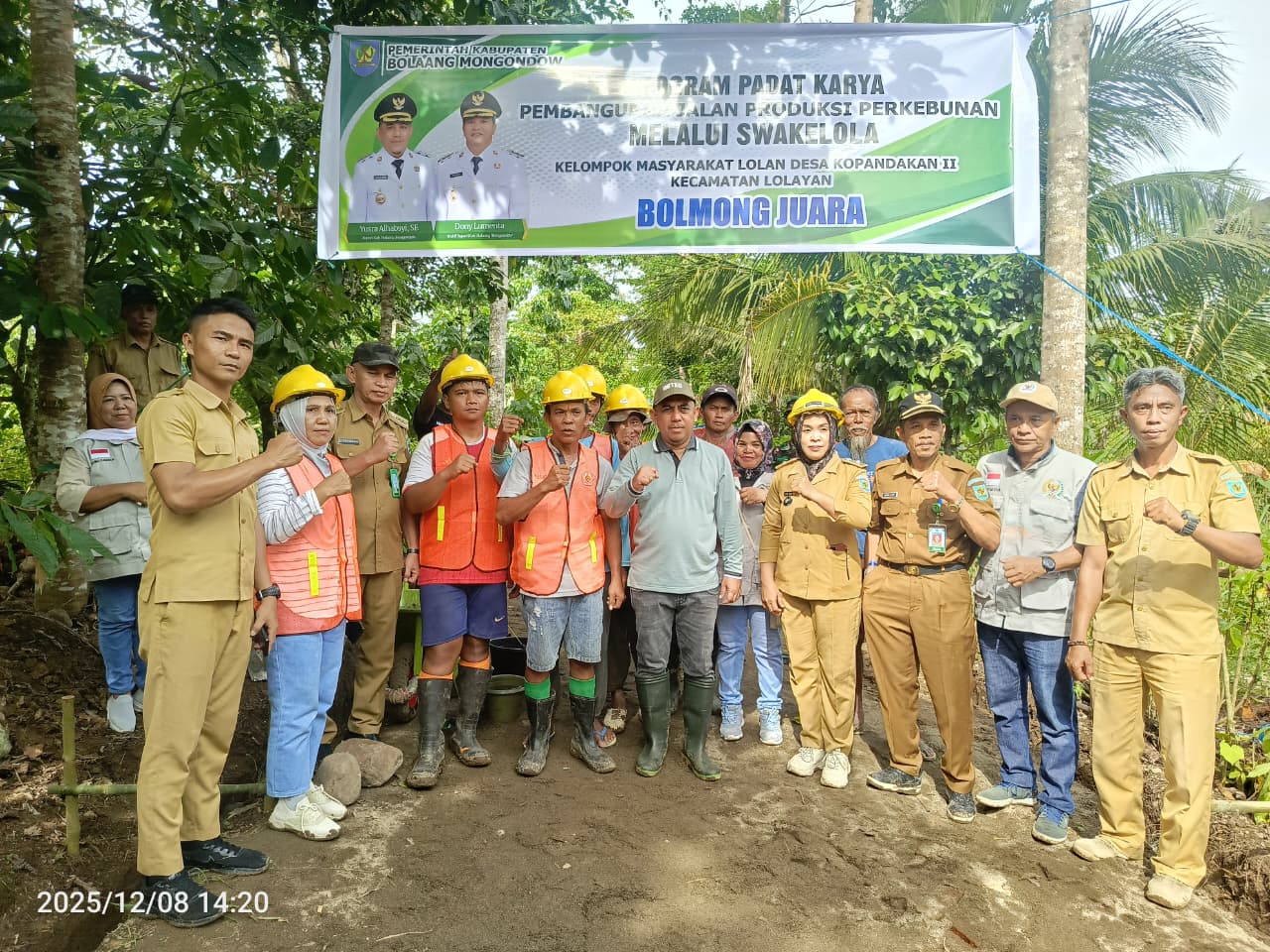 Bupati Yusra tinjau pembangunan jalan produksi di Kopandakan II, tegaskan manfaat ganda untuk masyarakat