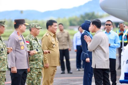 Yulius Selvanus antar kepulangan Wapres Gibran usai kunjungan kerja di Sulawesi Utara