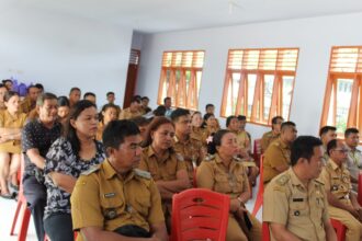 Perangkat Desa Siau Timur Selatan ikuti penerangan hukum Kejari Sitaro di peringatan Hakordia 2025