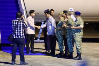 Yulius Selvanus sambut kedatangan Wapres RI di Bandara Sam Ratulangi Manado