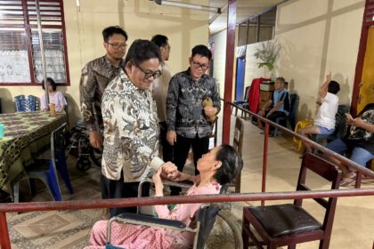 Menyalakan harapan Natal, Perokris PLN Suluttenggo hadirkan kasih bagi anak dan lansia