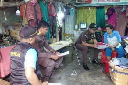 Penyidik Satpol PP Kotamobagu kawal Jaksa Eksekutor dalam pelaksanaan putusan pengadilan