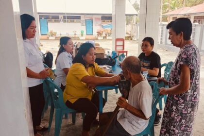 Tim Kesehatan Gabungan siaga di lokasi pengungsian banjir bandang Pulau Siau