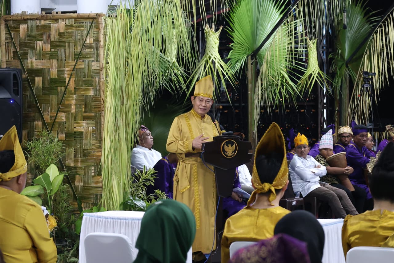 Kenakan busana adat Laku Tepu, Wagub Sulut hadiri HUT ke-601 Sangihe dan upacara Tulude 2026