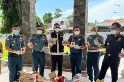 Bea Cukai Sulbagtara bersama aparat gagalkan penyelundupan barang impor ilegal Rp1,07 miliar di Pelabuhan Amurang