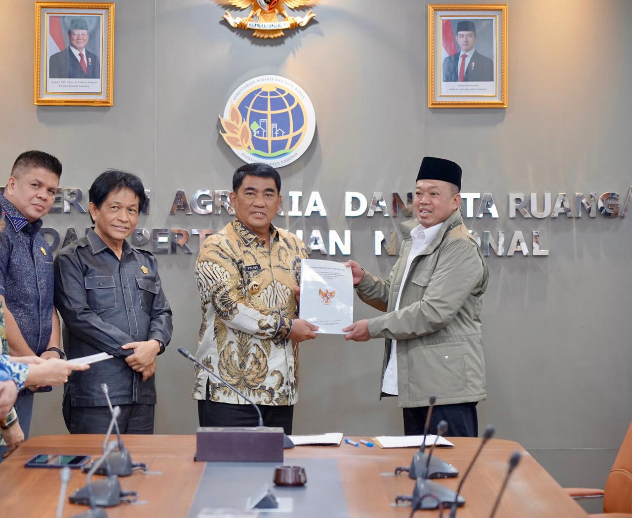 Gubernur Sulut terima persetujuan RTRW 2025–2044 dari Menteri ATR BPN