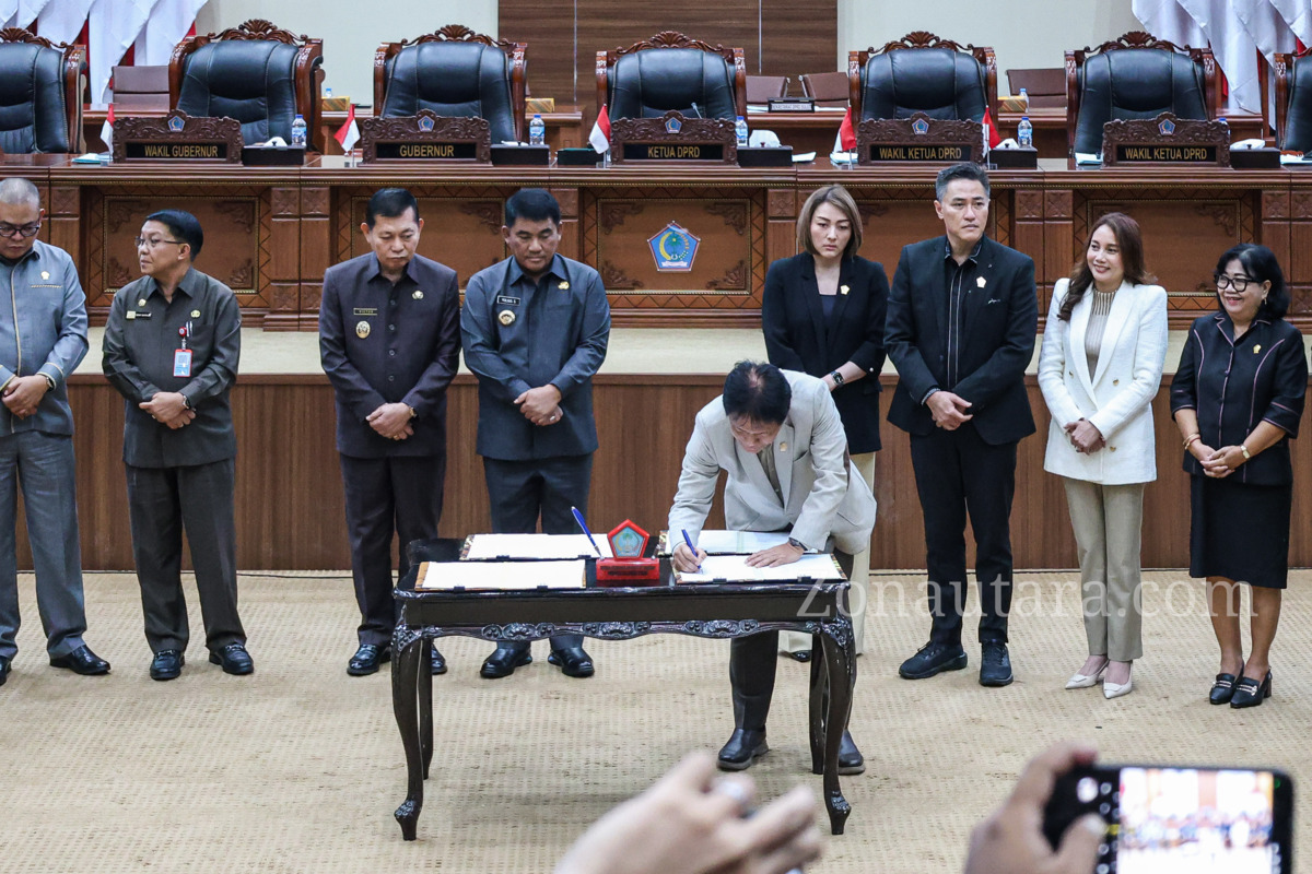 FOTO: Gubernur dan Wakil Gubernur pada Paripurna DPRD Sulut perubahan Propemperda 2026 10 FOTO: Gubernur dan Wakil Gubernur pada Paripurna DPRD Sulut perubahan Propemperda 2026