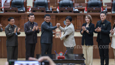 FOTO: Gubernur dan Wakil Gubernur pada Paripurna DPRD Sulut perubahan Propemperda 2026