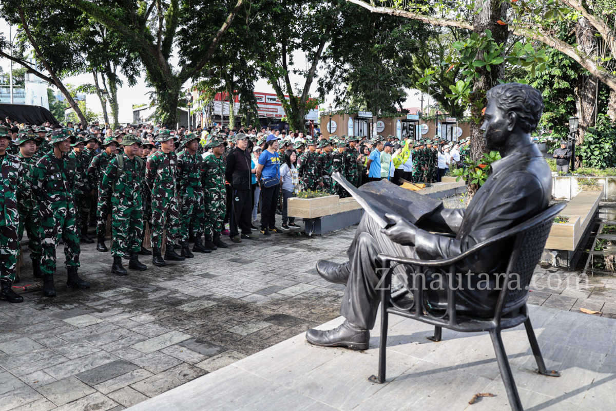 FOTO: Gubernur dan Wagub Sulut pimpin aksi masal gerakan Indonesia Asri di Manado