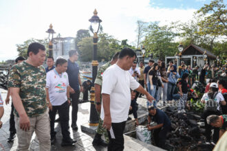 FOTO: Gubernur dan Wagub Sulut pimpin aksi masal gerakan Indonesia Asri di Manado