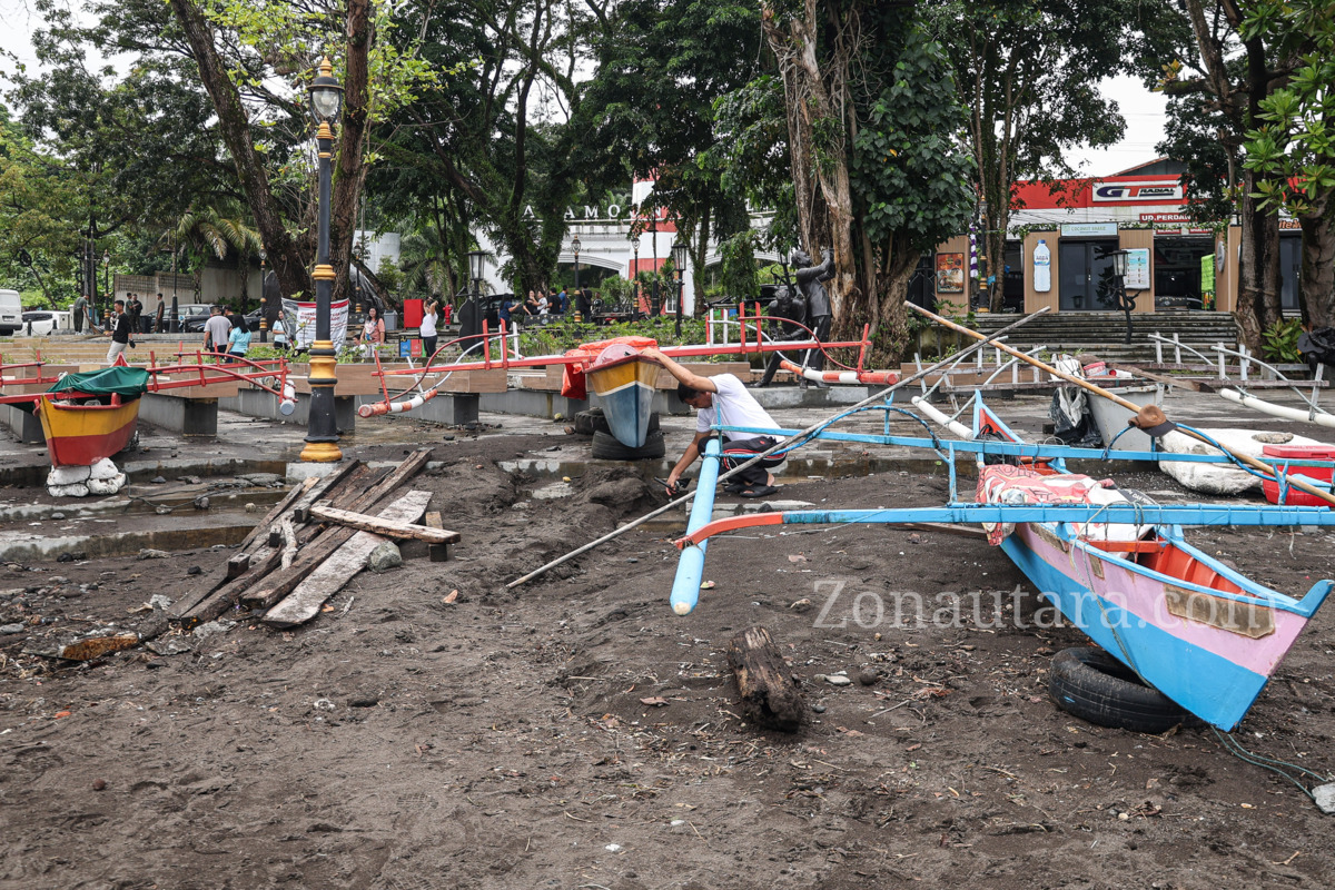 FOTO: Wagub Sulut Victor Mailangkay pimpin kerja bakti gerakan ASRI di pesisir Manado 11 FOTO: Wagub Sulut Victor Mailangkay pimpin kerja bakti gerakan ASRI di pesisir Manado