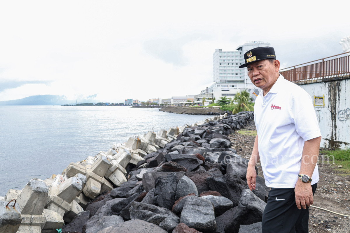 FOTO: Wagub Sulut Victor Mailangkay pimpin kerja bakti gerakan ASRI di pesisir Manado 7 FOTO: Wagub Sulut Victor Mailangkay pimpin kerja bakti gerakan ASRI di pesisir Manado