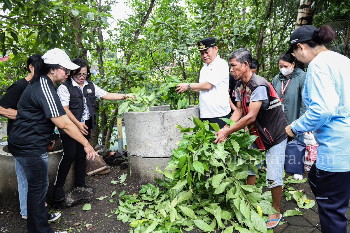 FOTO: Wagub Sulut Victor Mailangkay pimpin kerja bakti gerakan ASRI di pesisir Manado 9 FOTO: Wagub Sulut Victor Mailangkay pimpin kerja bakti gerakan ASRI di pesisir Manado