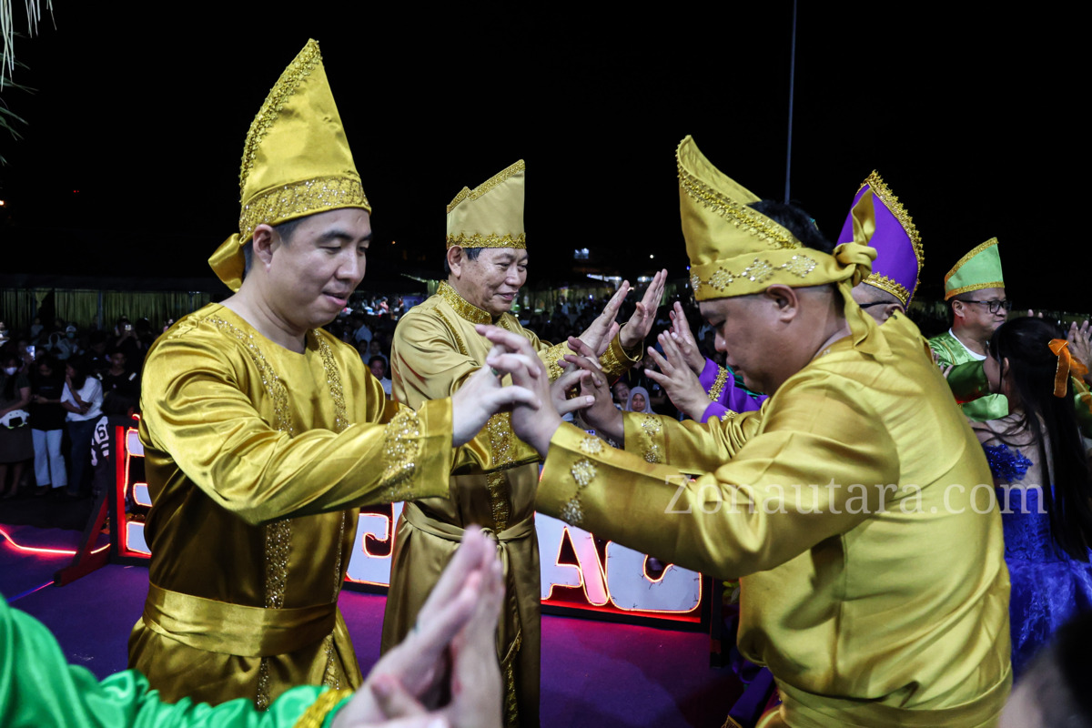 FOTO: Suka cita Wagub Sulut dalam perayaan HUT Sangihe ke-601 hingga upacara adat Tulude 2026 17 FOTO: Suka cita Wagub Sulut dalam perayaan HUT Sangihe ke-601 hingga upacara adat Tulude 2026